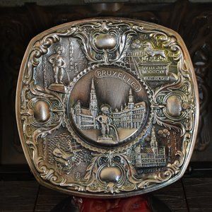 Vintage antique 3D ART WALL HANGING PLATE Brussels and its monuments